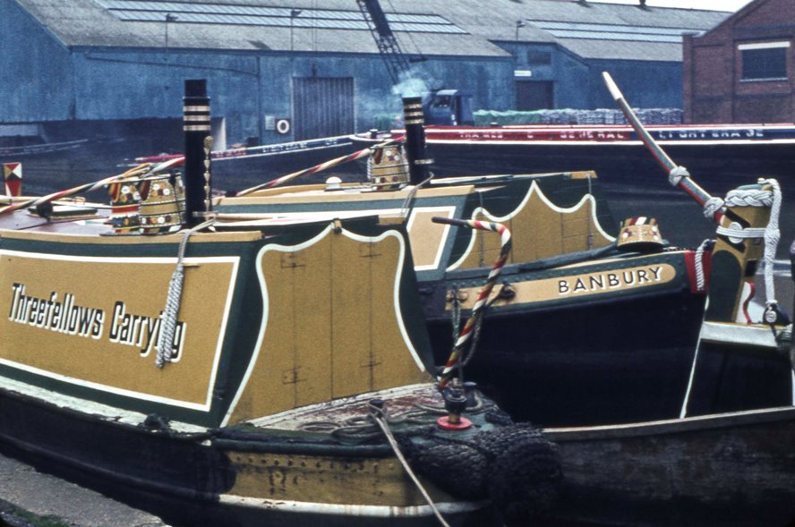 Threefellows narrowboat, Brentford Dock