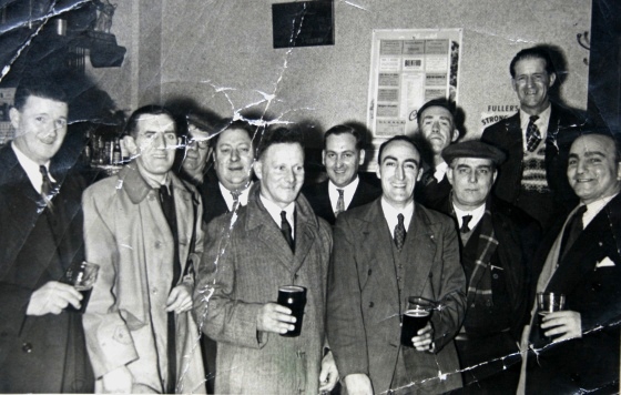 11 men in pub