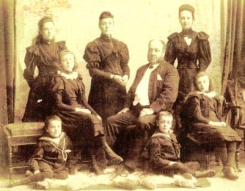 Taylor family ca 1890-2
