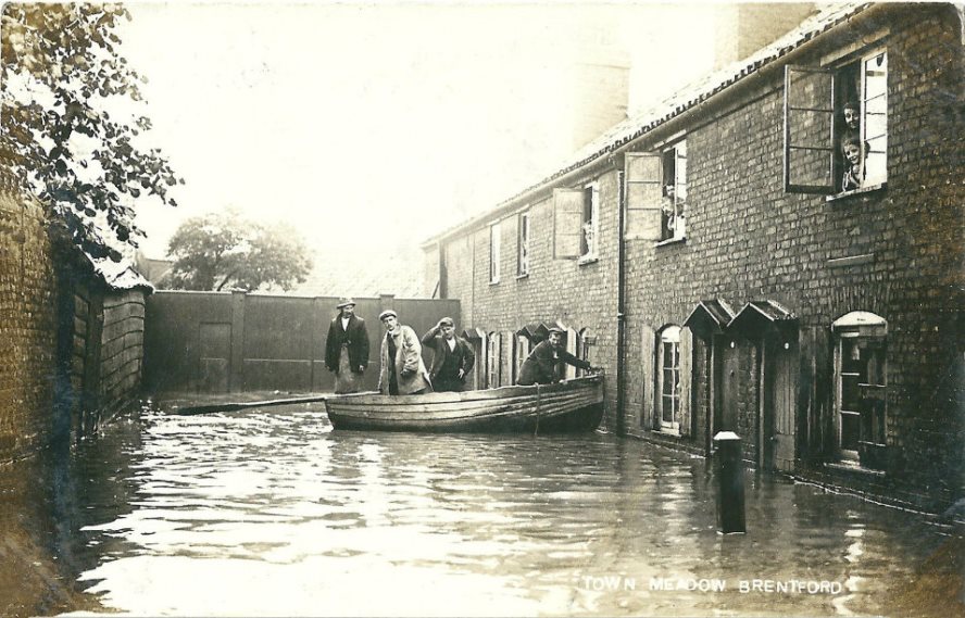 Town Meadow Road floods