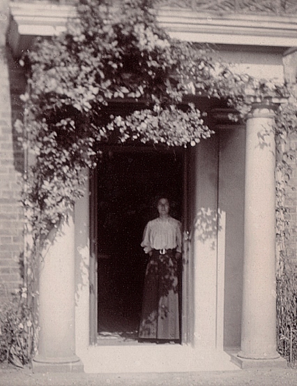 Lady in entrance